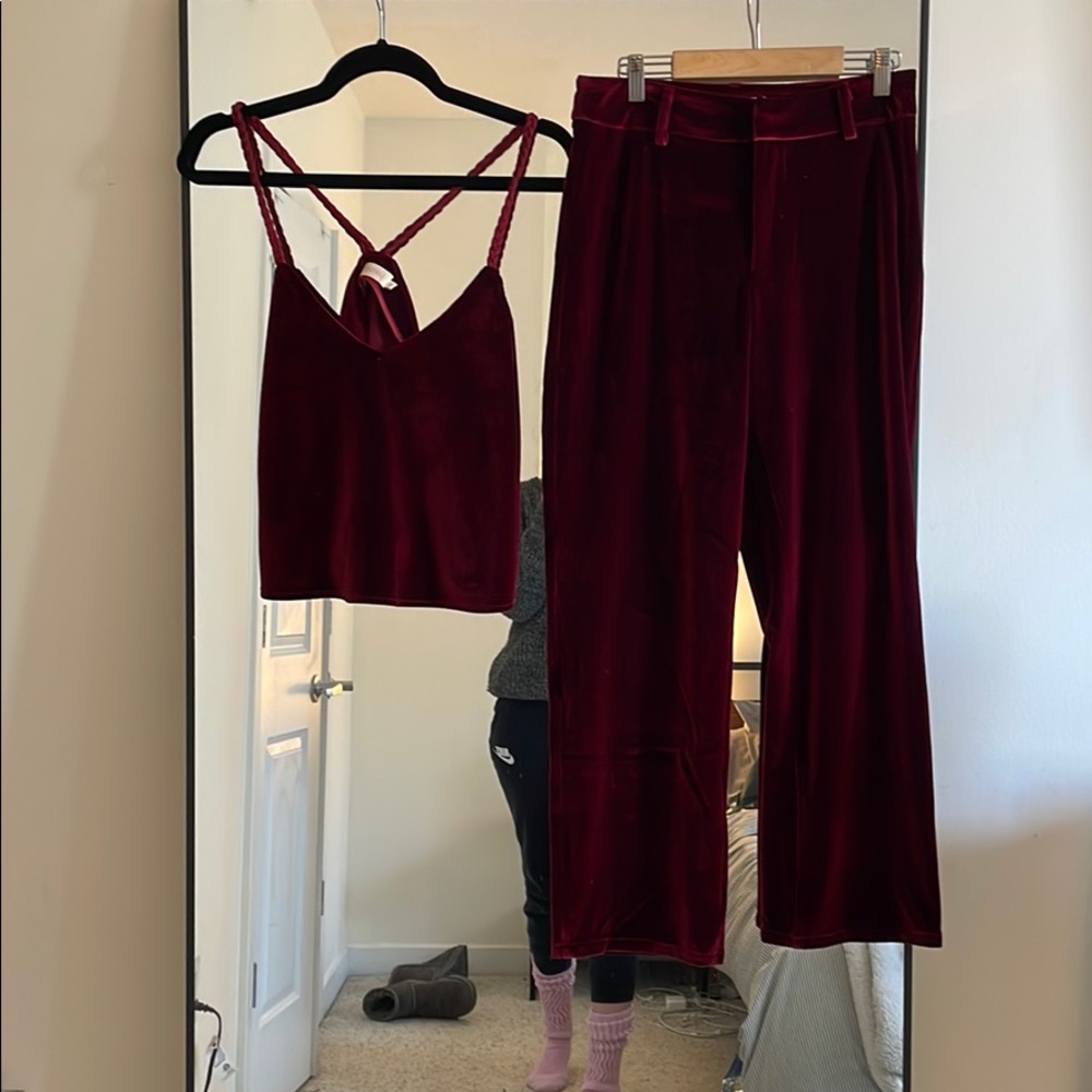 Red velvet holiday outfit from Choosy